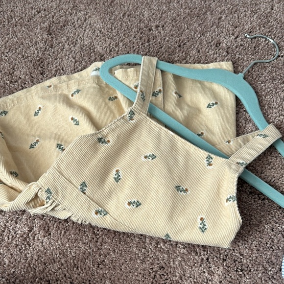 Old Navy Jumper light lemon color with rust size 12-18 months - Picture 6 of 8